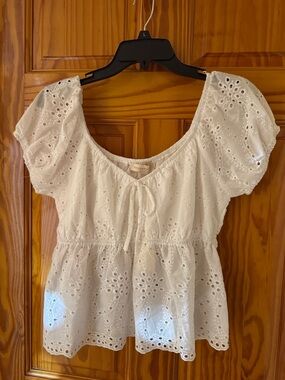 Monteau White Eyelet Peplum Blouse